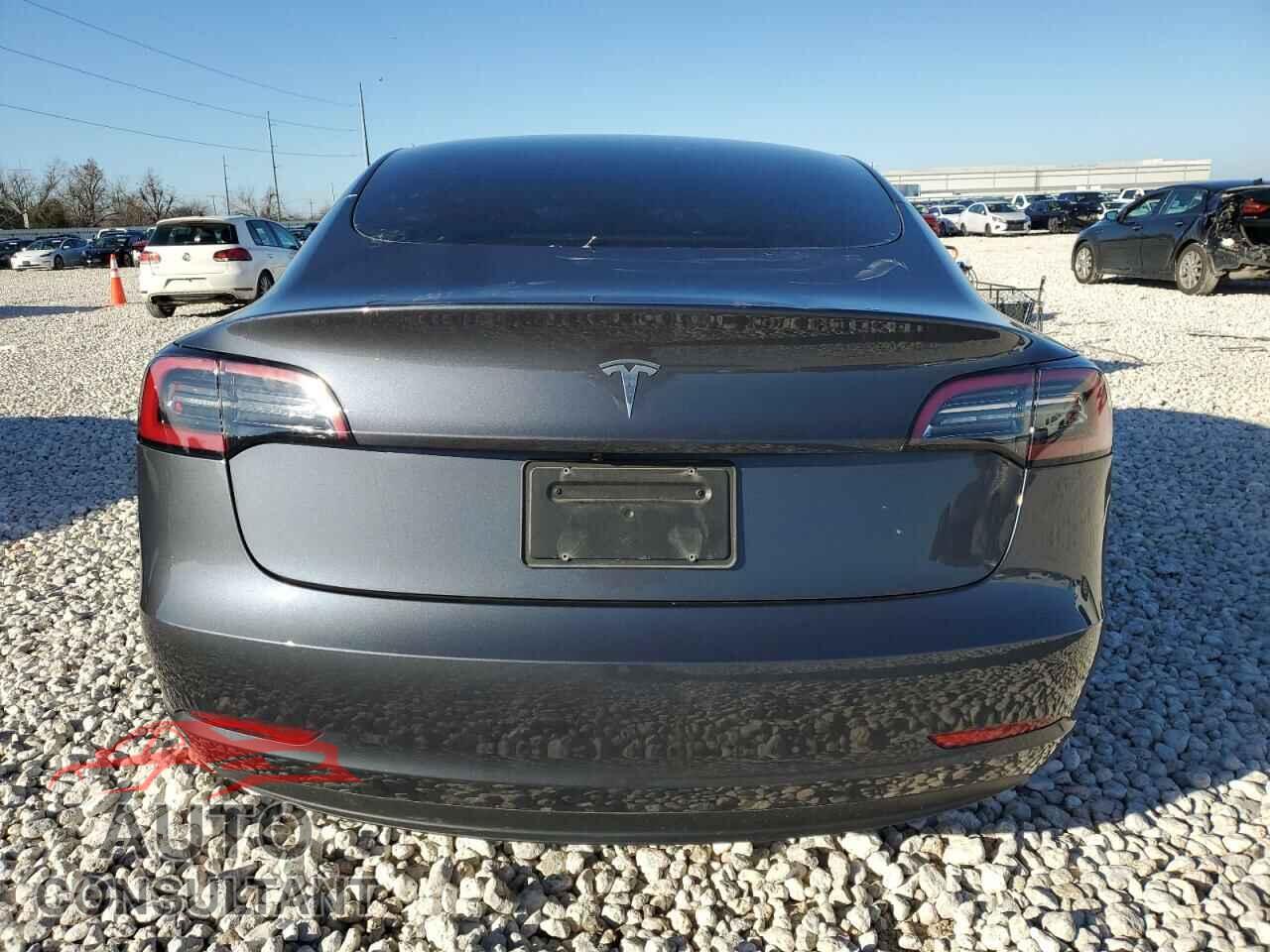 TESLA MODEL 3 2023 - 5YJ3E1EA7PF668587