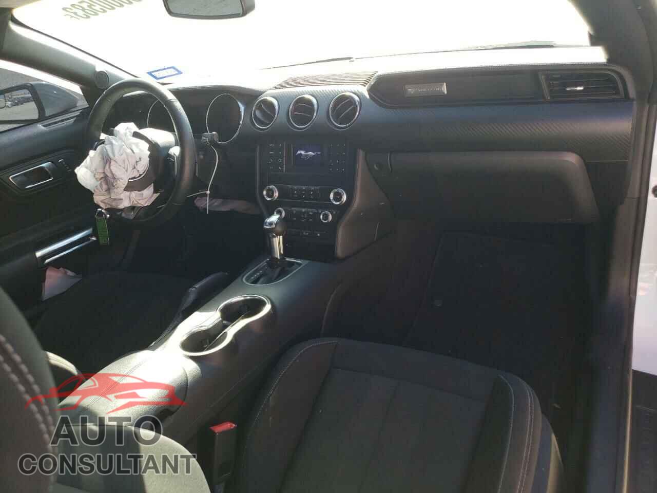 FORD MUSTANG 2019 - 1FA6P8TH2K5123073