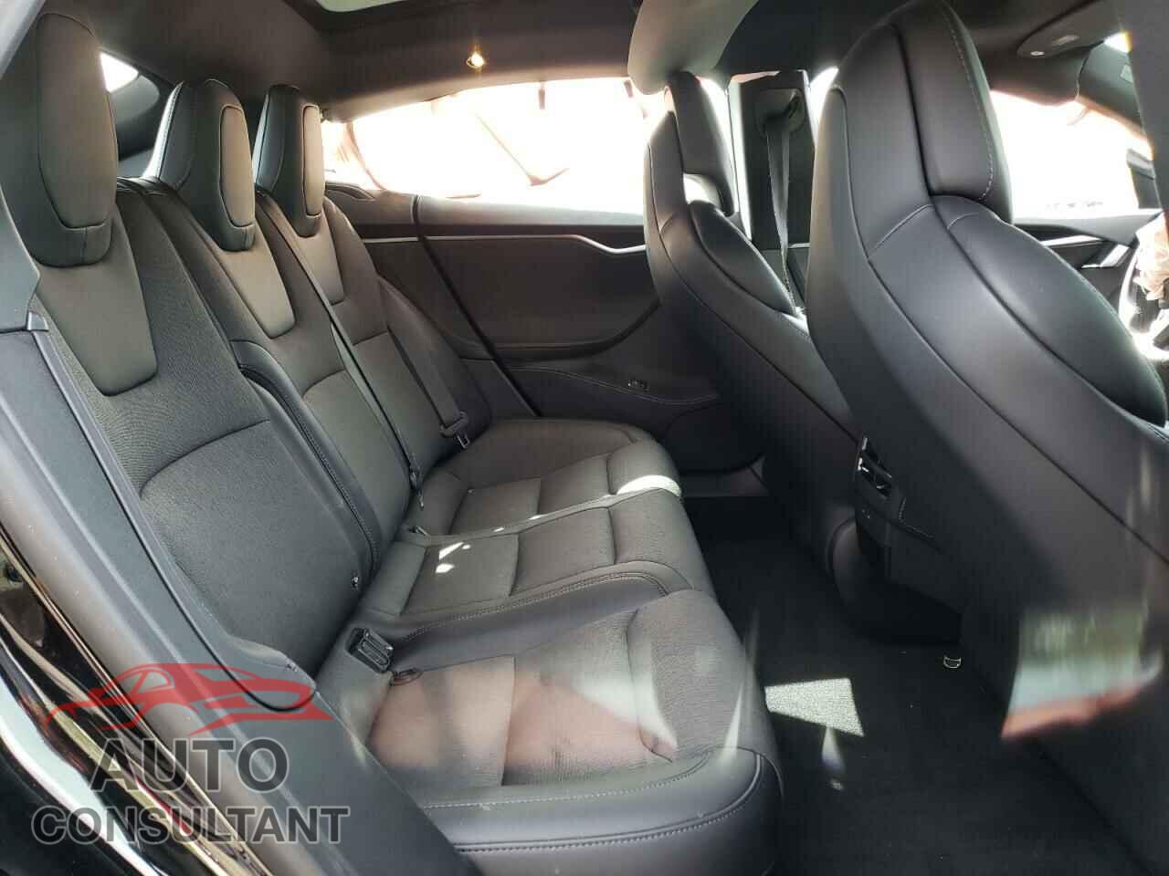 TESLA MODEL S 2018 - 5YJSA1E25JF276084