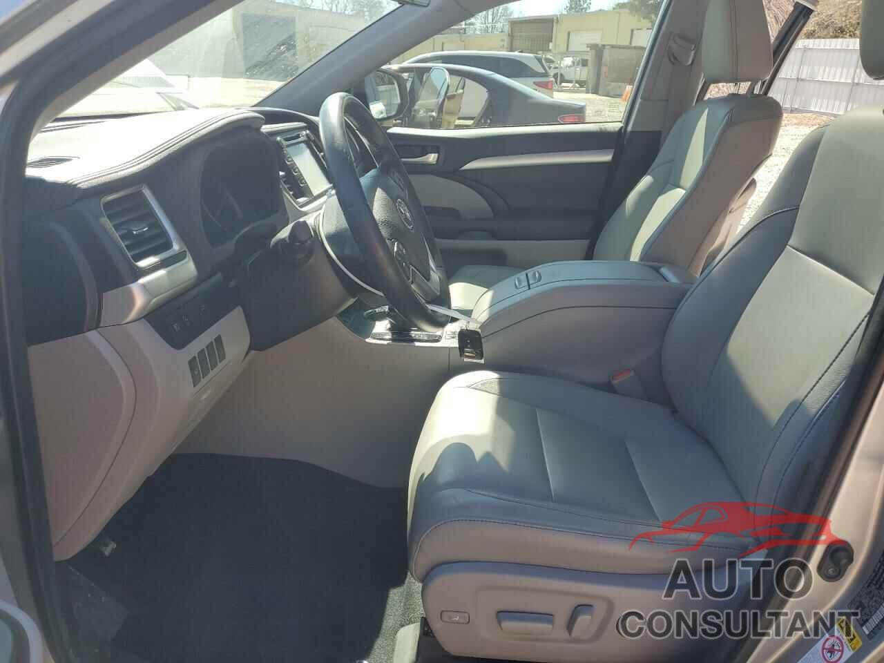 TOYOTA HIGHLANDER 2018 - 5TDJZRFH5JS857148