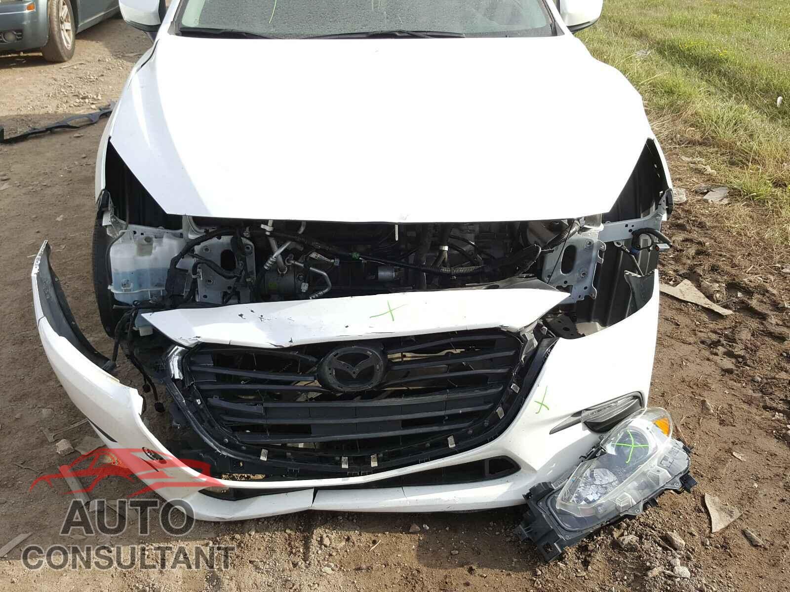 MAZDA 3 2018 - 3MZBN1V32JM203261