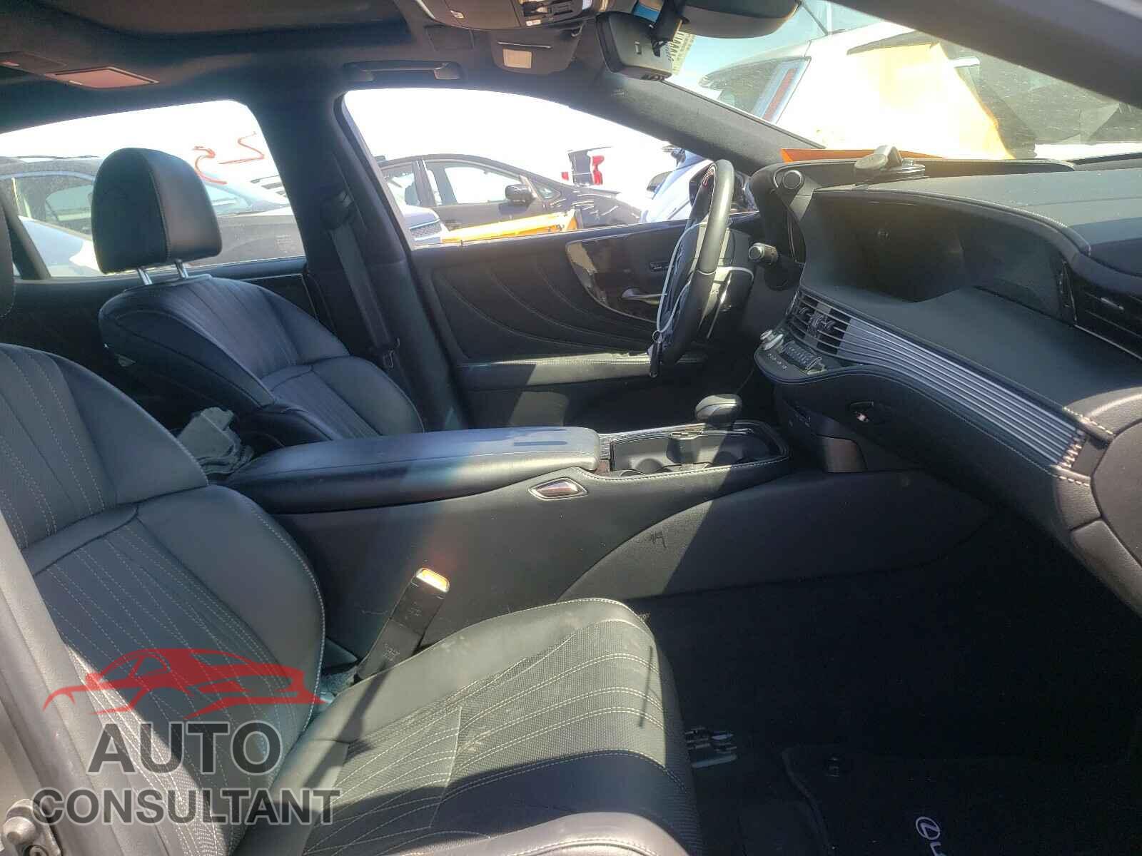 LEXUS LS500 2020 - JTHD51FF3L5010659