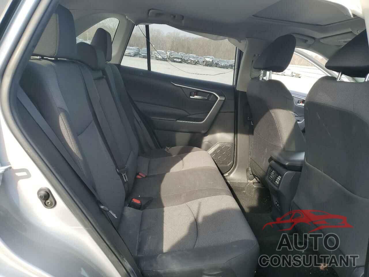 TOYOTA RAV4 2019 - JTMP1RFV8KD037621