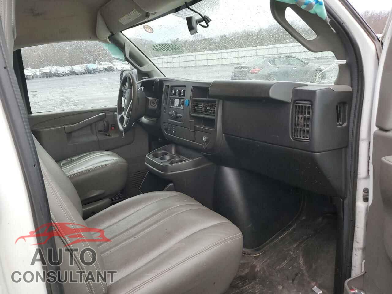 CHEVROLET EXPRESS 2017 - 1GCWGAFF4H1347859