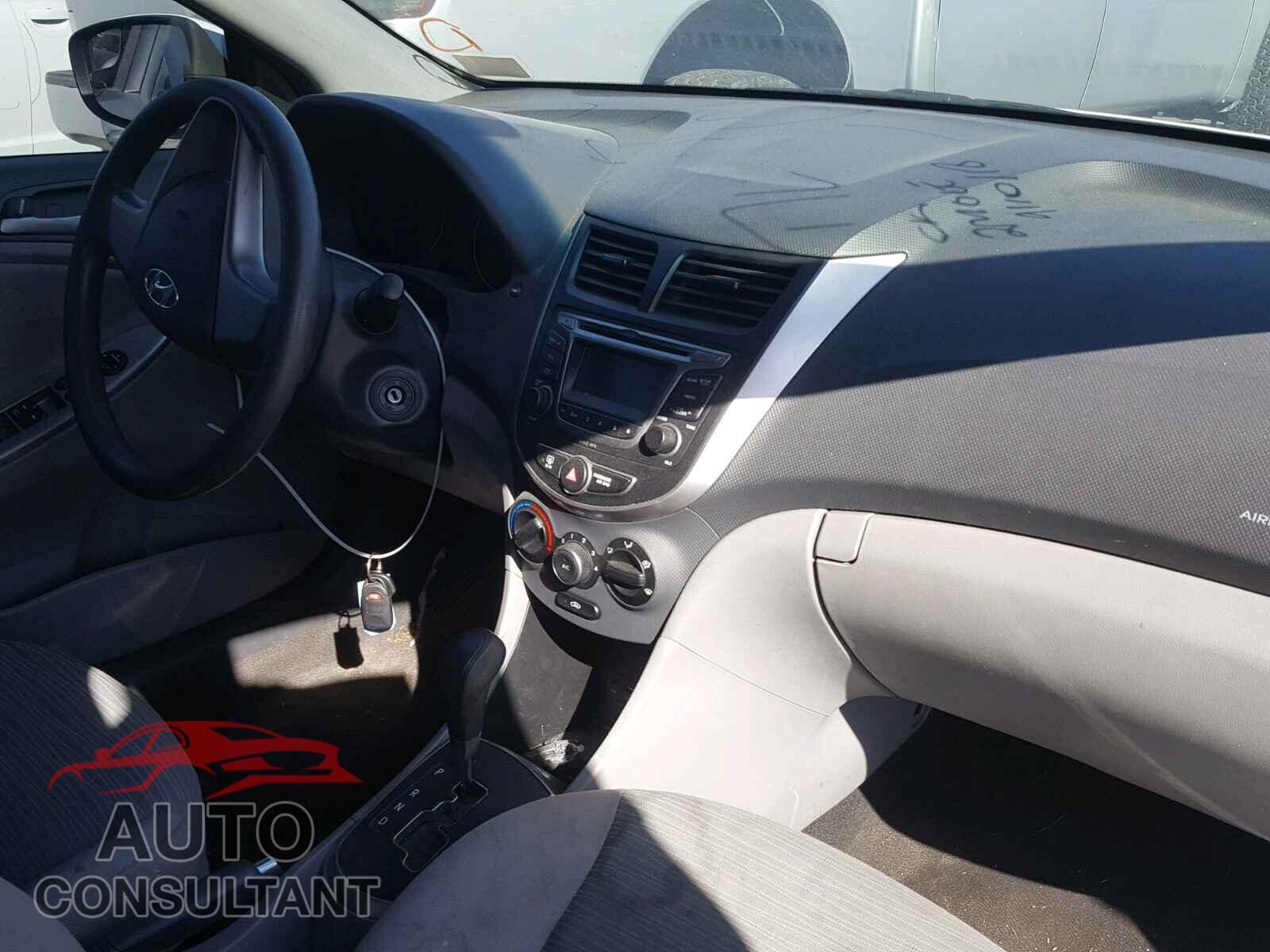 HYUNDAI ACCENT 2015 - KMHCT4AEXFU881079