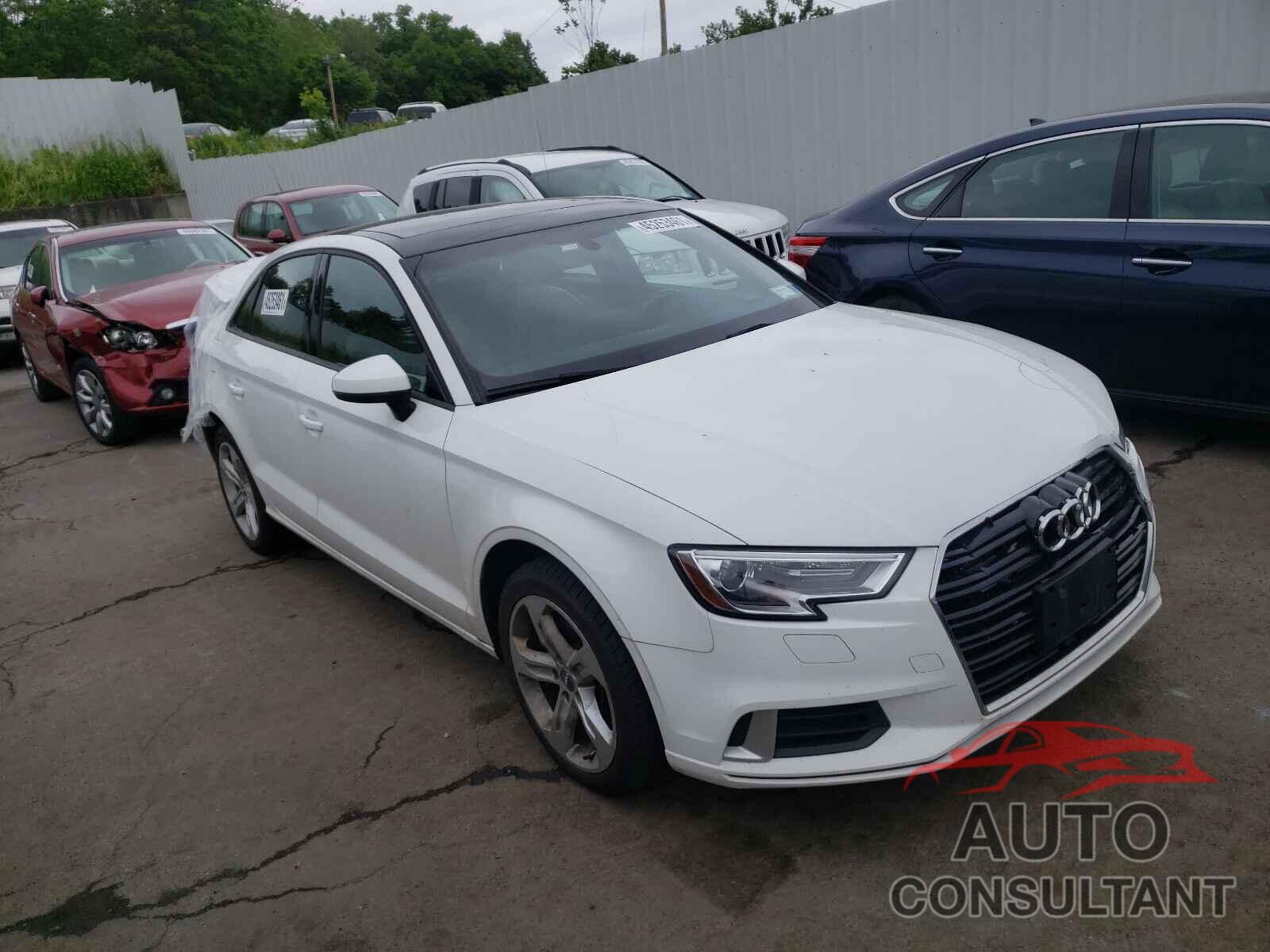 AUDI A3 2018 - WAUB8GFF5J1063531