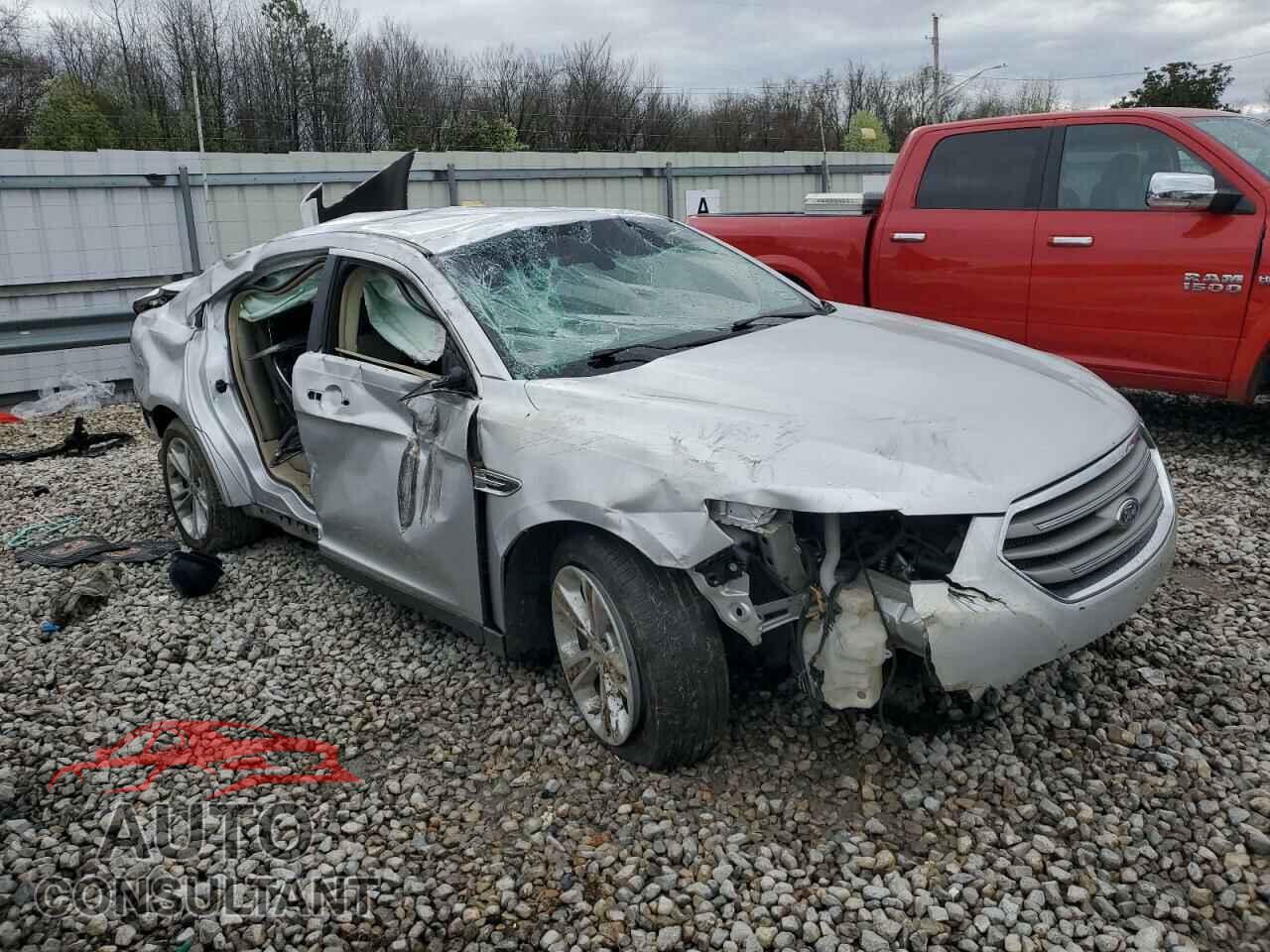 FORD TAURUS 2018 - 1FAHP2D80JG119353
