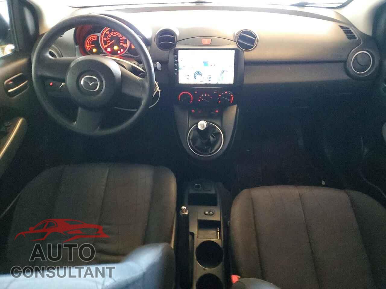 MAZDA 2 2011 - JM1DE1HZ2B0130635