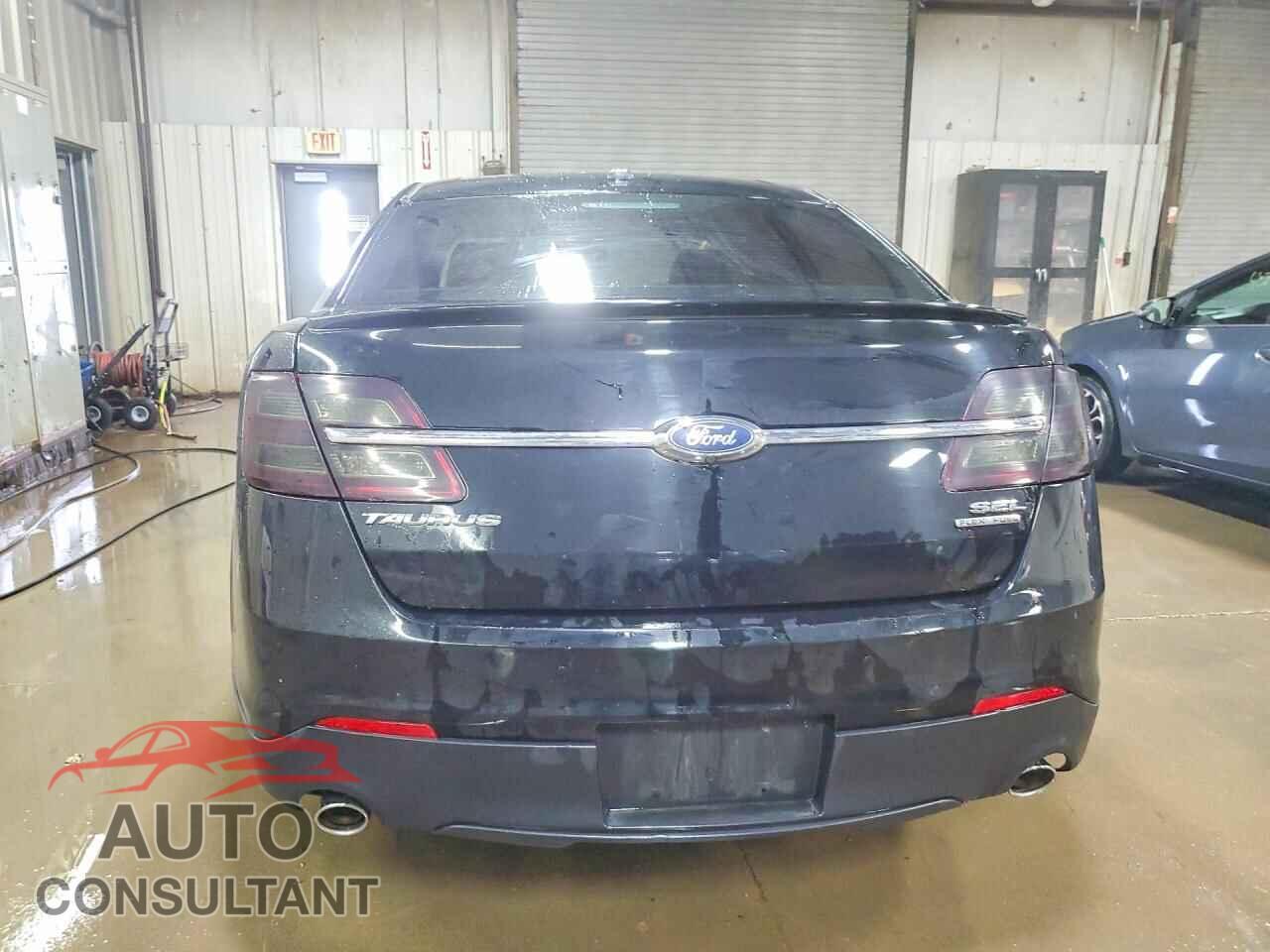 FORD TAURUS 2017 - 1FAHP2E84HG139940