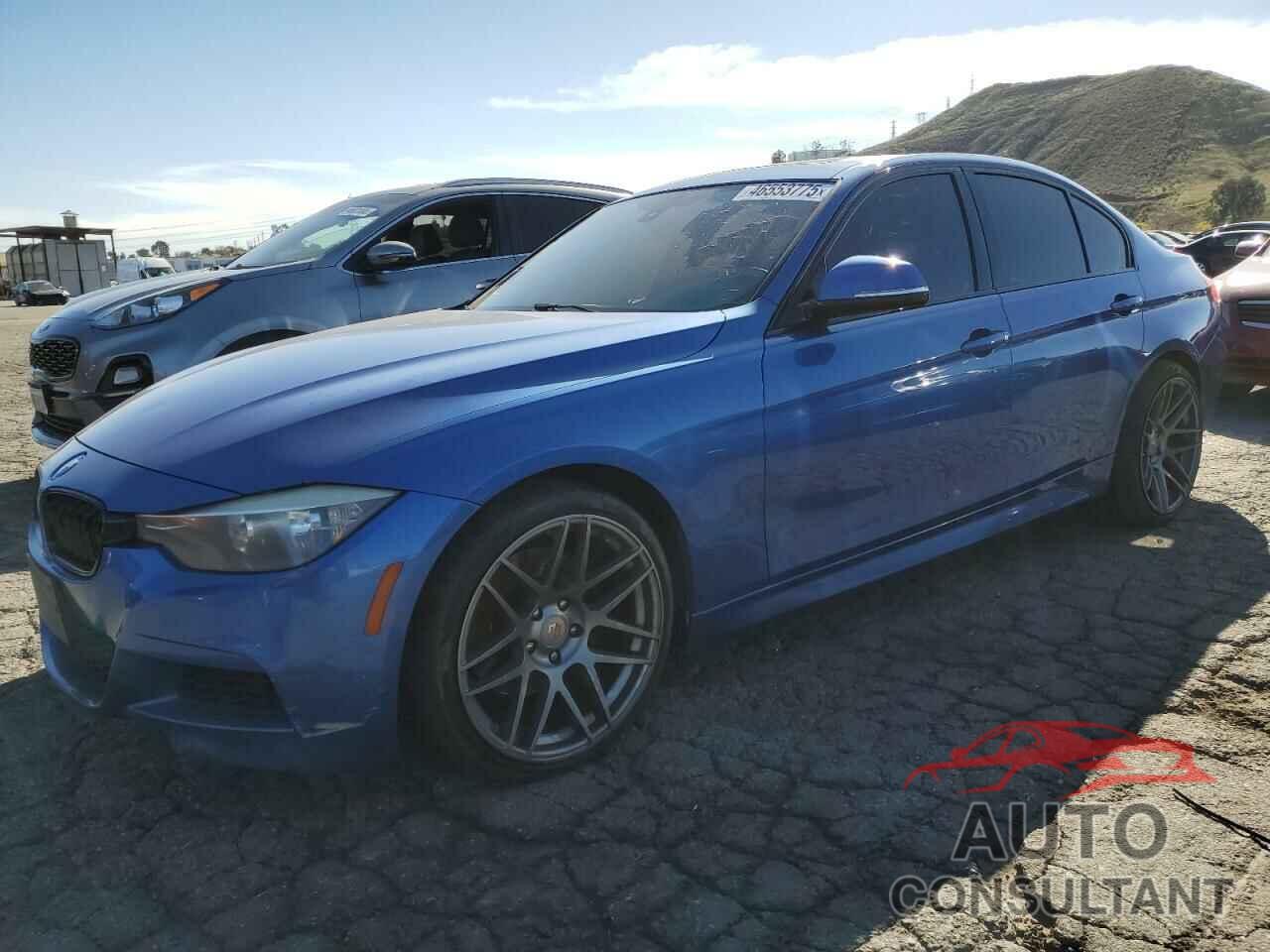 BMW 3 SERIES 2013 - WBA3C1G55DNR44636