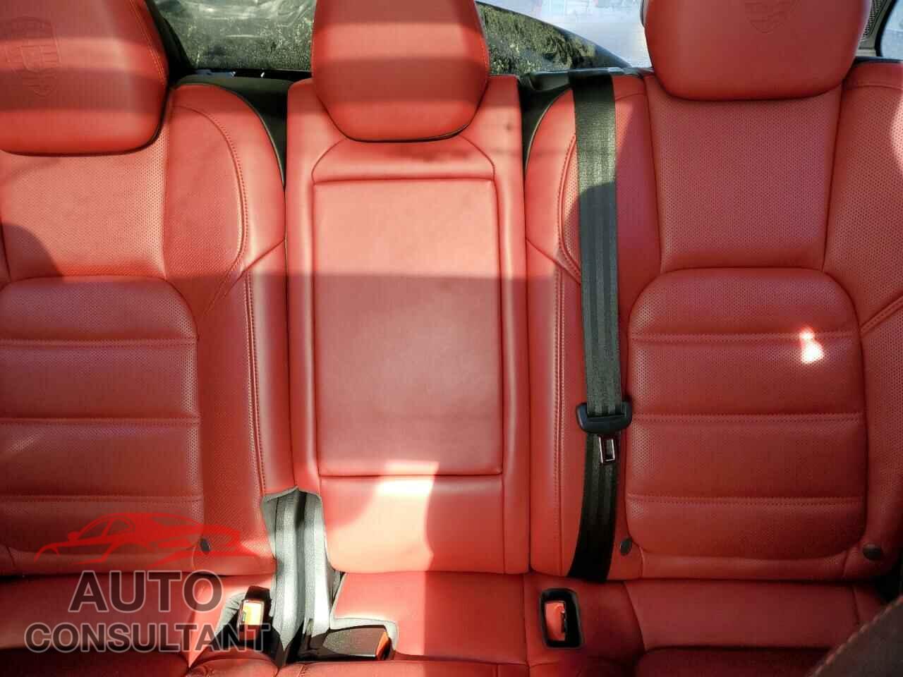 PORSCHE CAYENNE 2017 - WP1AD2A22HLA82424