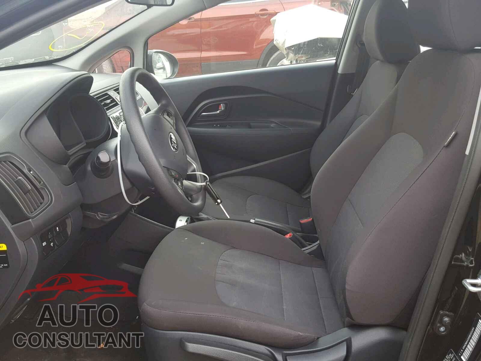 KIA RIO 2017 - KNADM4A3XH6105284