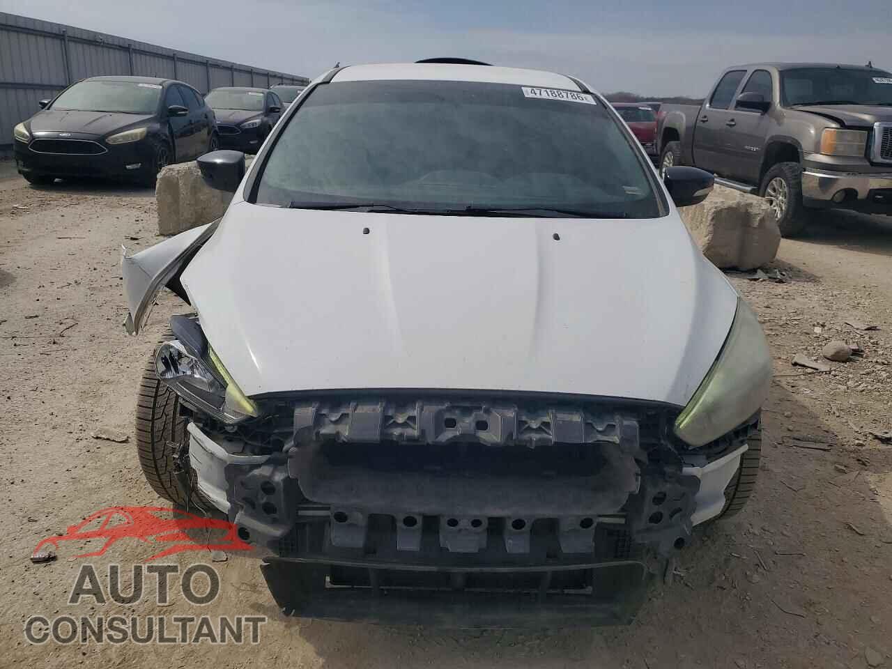 FORD FOCUS 2017 - 1FADP3L93HL210567