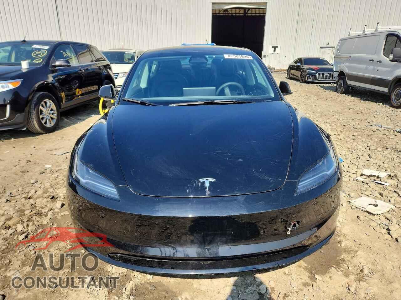 TESLA MODEL 3 2025 - 5YJ3E1EA5SF924511