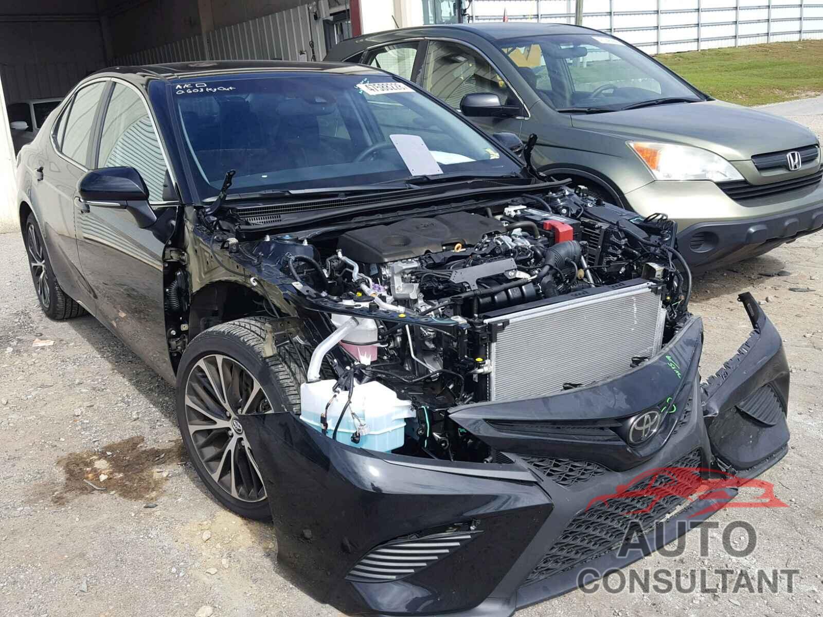 TOYOTA CAMRY 2018 - 4T1B11HK6JU052417