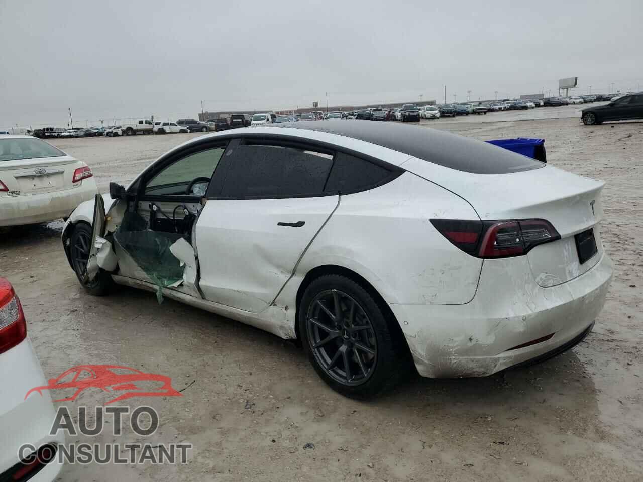 TESLA MODEL 3 2021 - 5YJ3E1EA6MF858800
