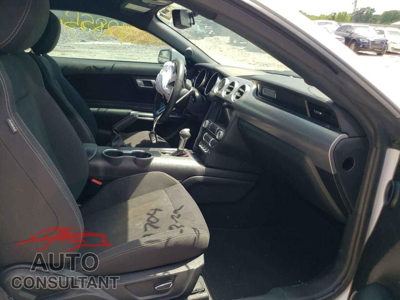 FORD MUSTANG 2019 - 1FA6P8TH1K5199464