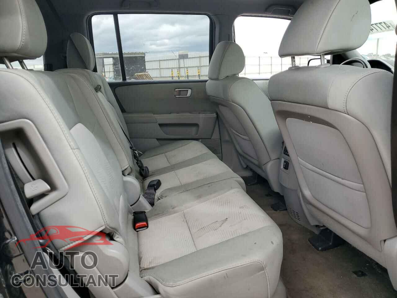 HONDA PILOT 2013 - 5FNYF3H21DB044184