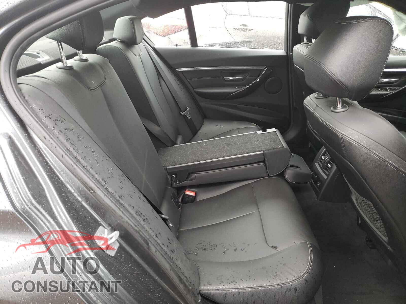 BMW 3 SERIES 2016 - WBA8E3G51GNU02384