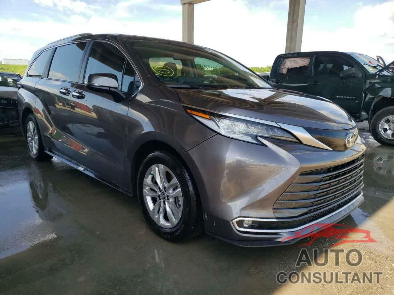 TOYOTA SIENNA 2022 - 5TDZRKECXNS096221