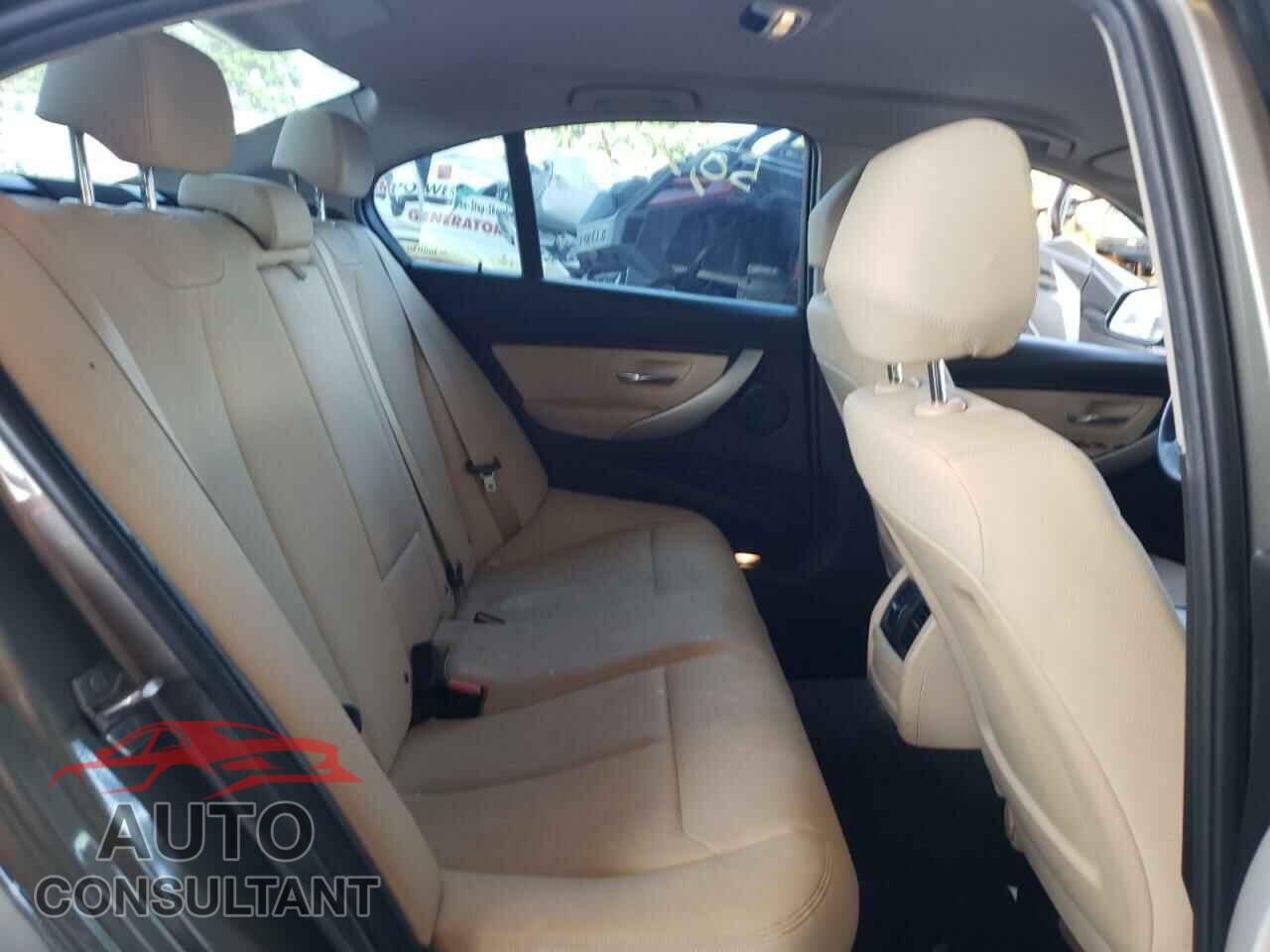 BMW 3 SERIES 2018 - WBA8E1G54JNU90357