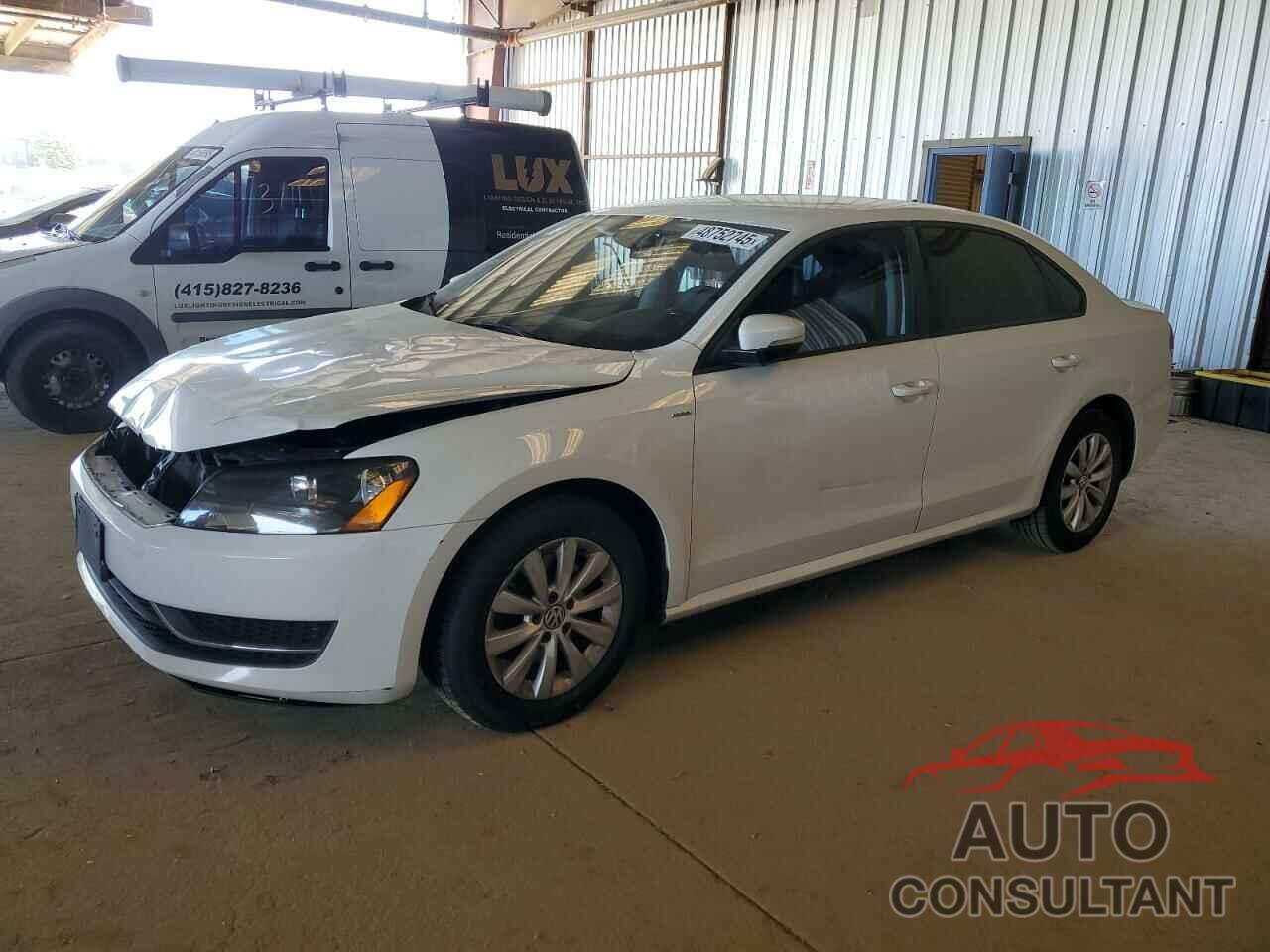 VOLKSWAGEN PASSAT 2015 - 1VWAT7A38FC006243