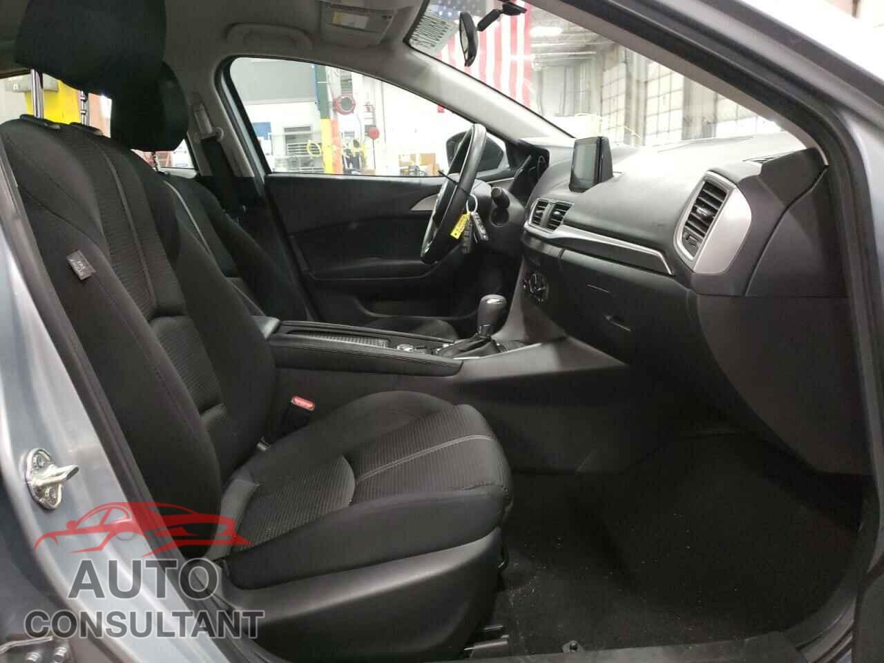 MAZDA 3 2017 - 3MZBN1U70HM149747