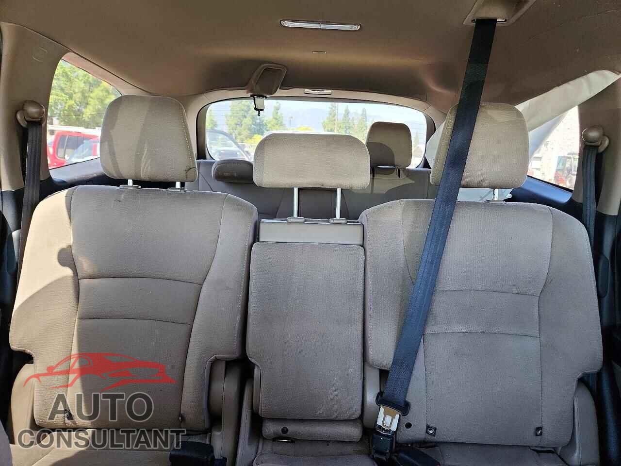 HONDA PILOT 2017 - 5FNYF5H38HB005246