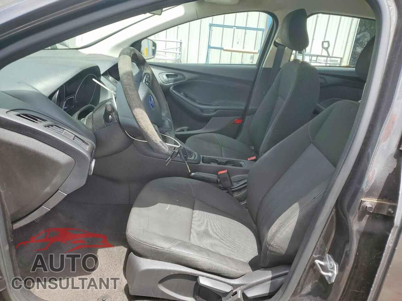 FORD FOCUS 2015 - 1FADP3E26FL271313