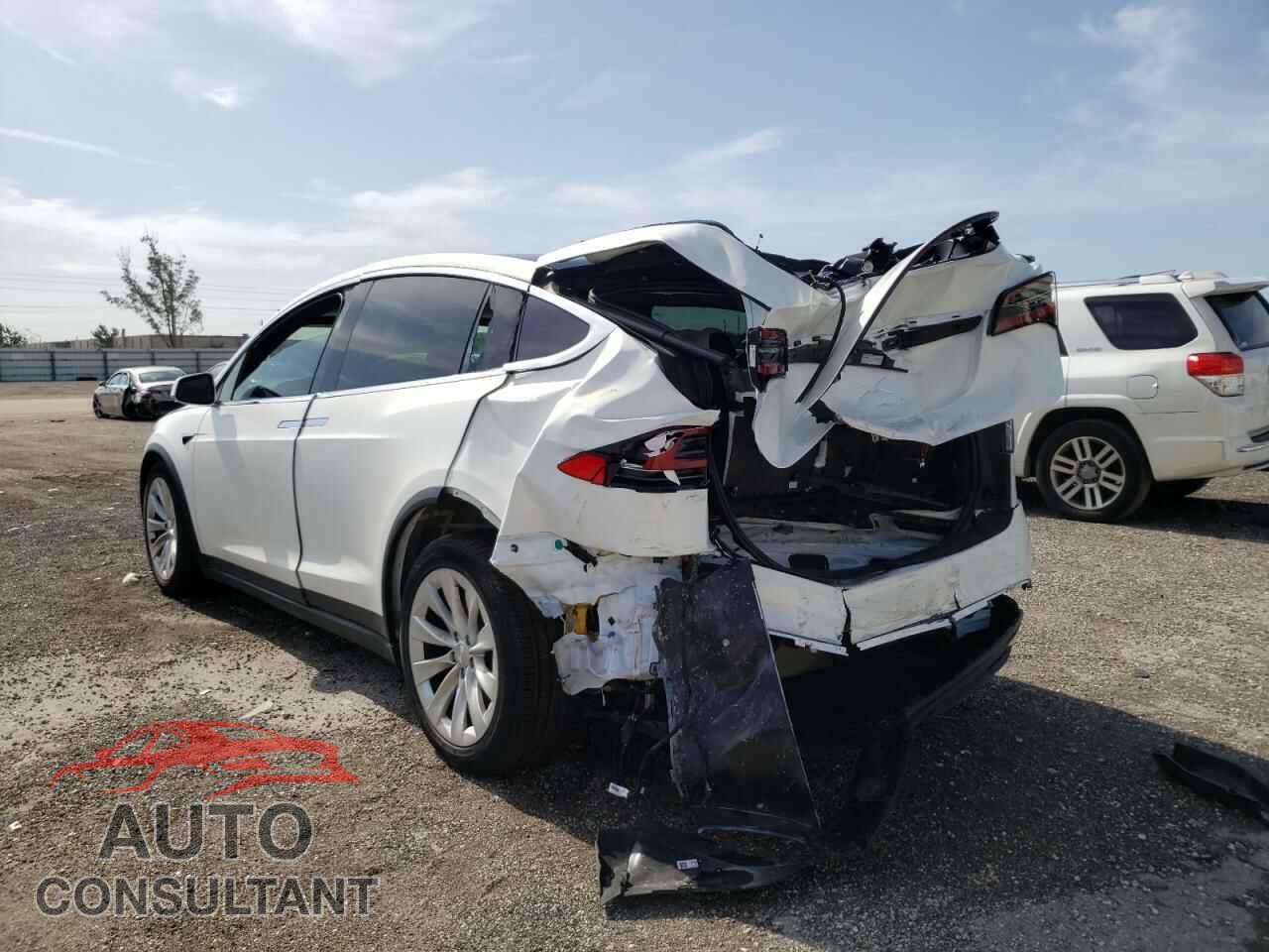 TESLA MODEL X 2020 - 5YJXCAE20LF233520