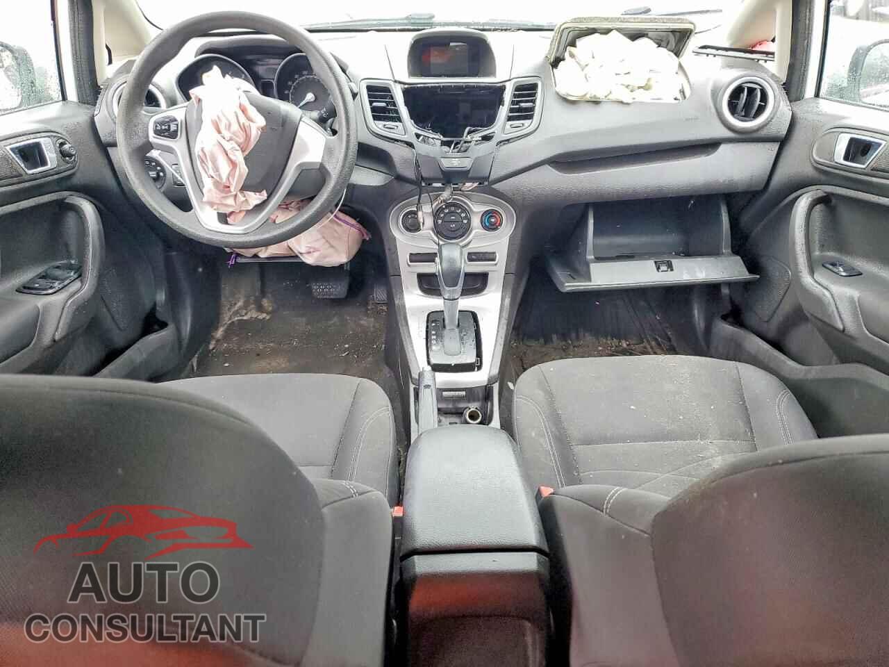 FORD FIESTA 2014 - 3FADP4EJ3EM126577