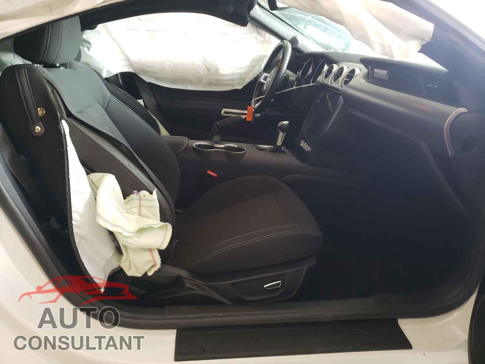 FORD MUSTANG 2019 - 1FA6P8CF5K5129223