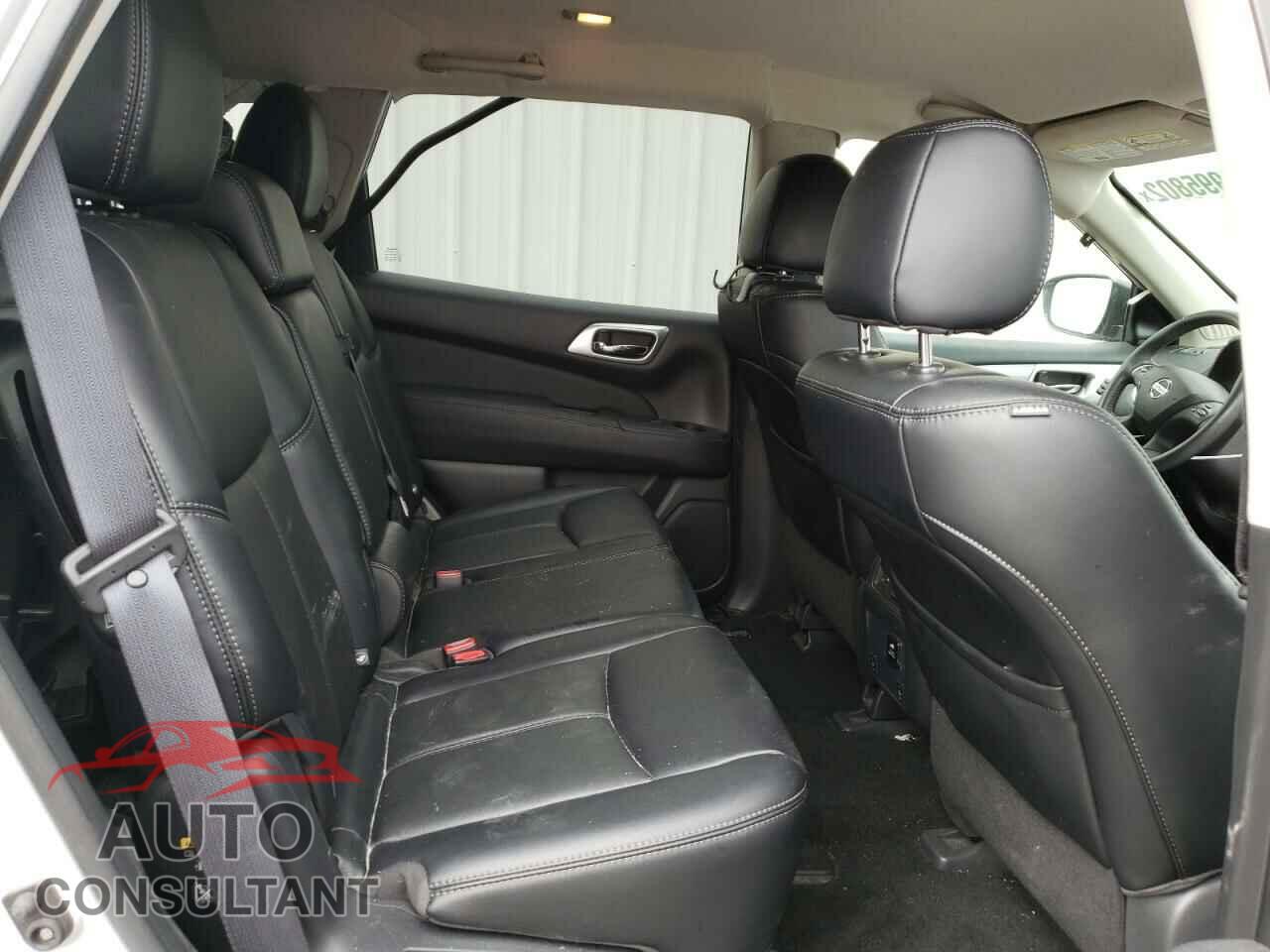 NISSAN PATHFINDER 2017 - 5N1DR2MN9HC676574
