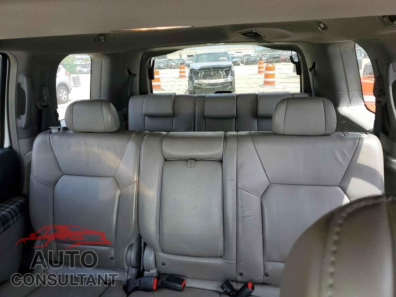 HONDA PILOT 2009 - 5FNYF38519B012837