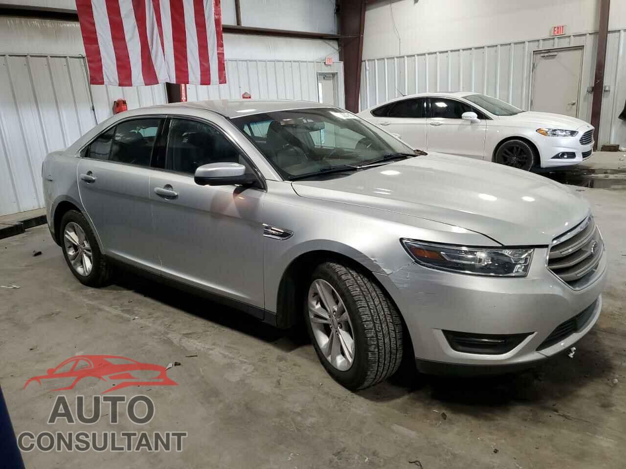 FORD TAURUS 2018 - 1FAHP2E89JG136781