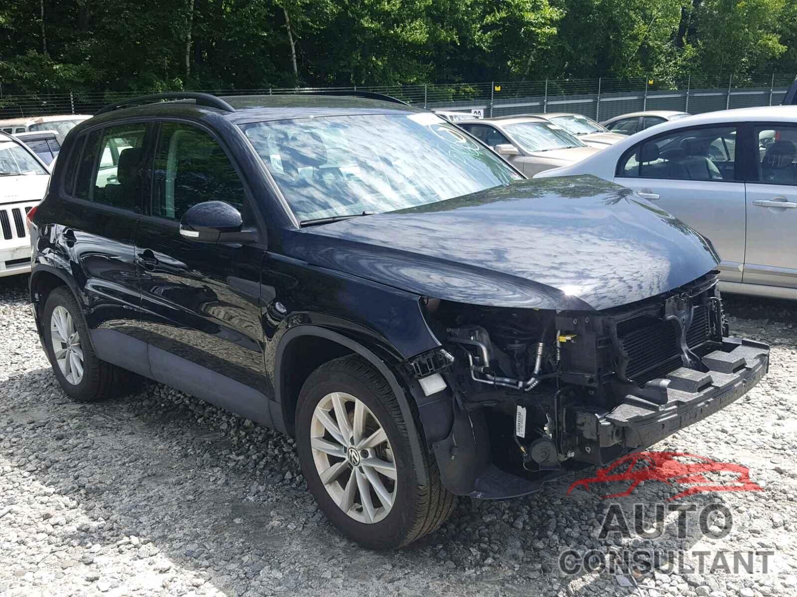 VOLKSWAGEN TIGUAN S 2017 - WVGBV7AX4HK047008