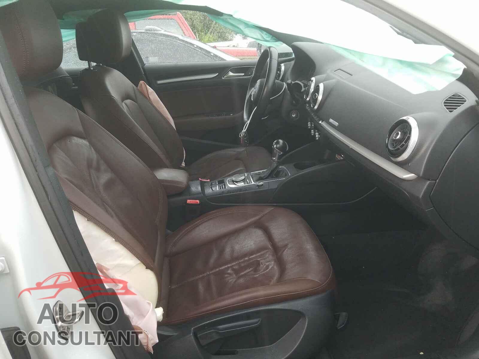 AUDI A3 2017 - WAUAUGFFXH1023527