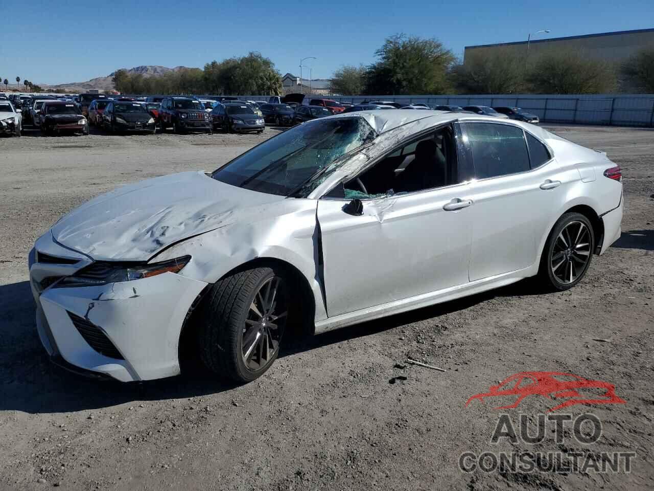 TOYOTA CAMRY 2018 - 4T1B61HK6JU010041