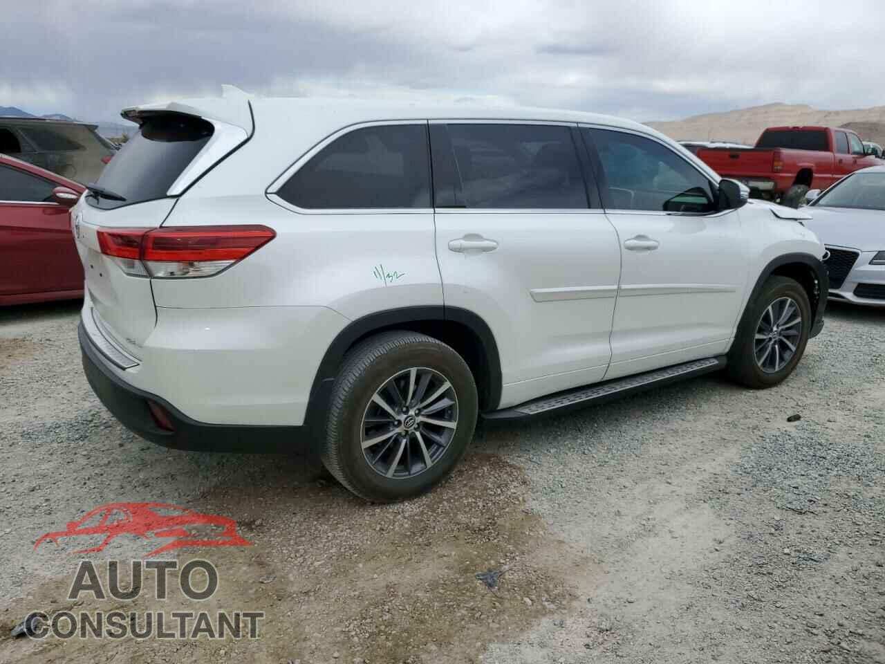 TOYOTA HIGHLANDER 2018 - 5TDJZRFH3JS485096