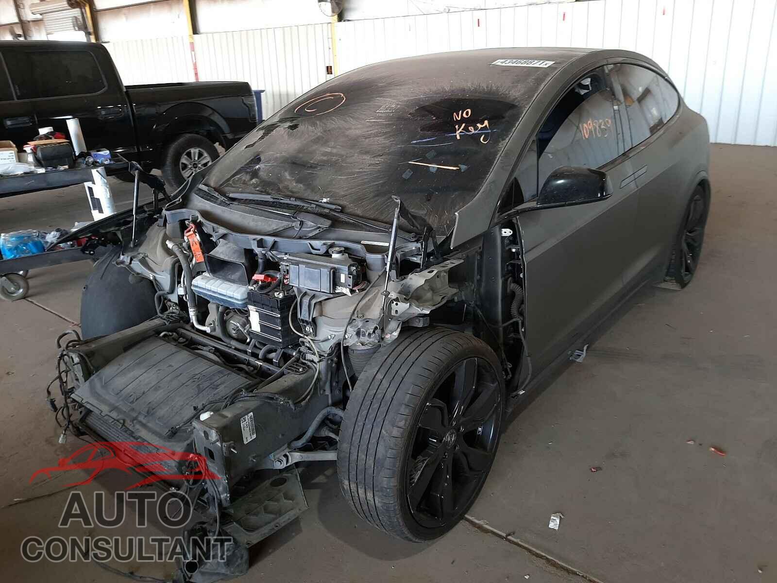 TESLA MODEL X 2017 - 5YJXCBE2XHF076673