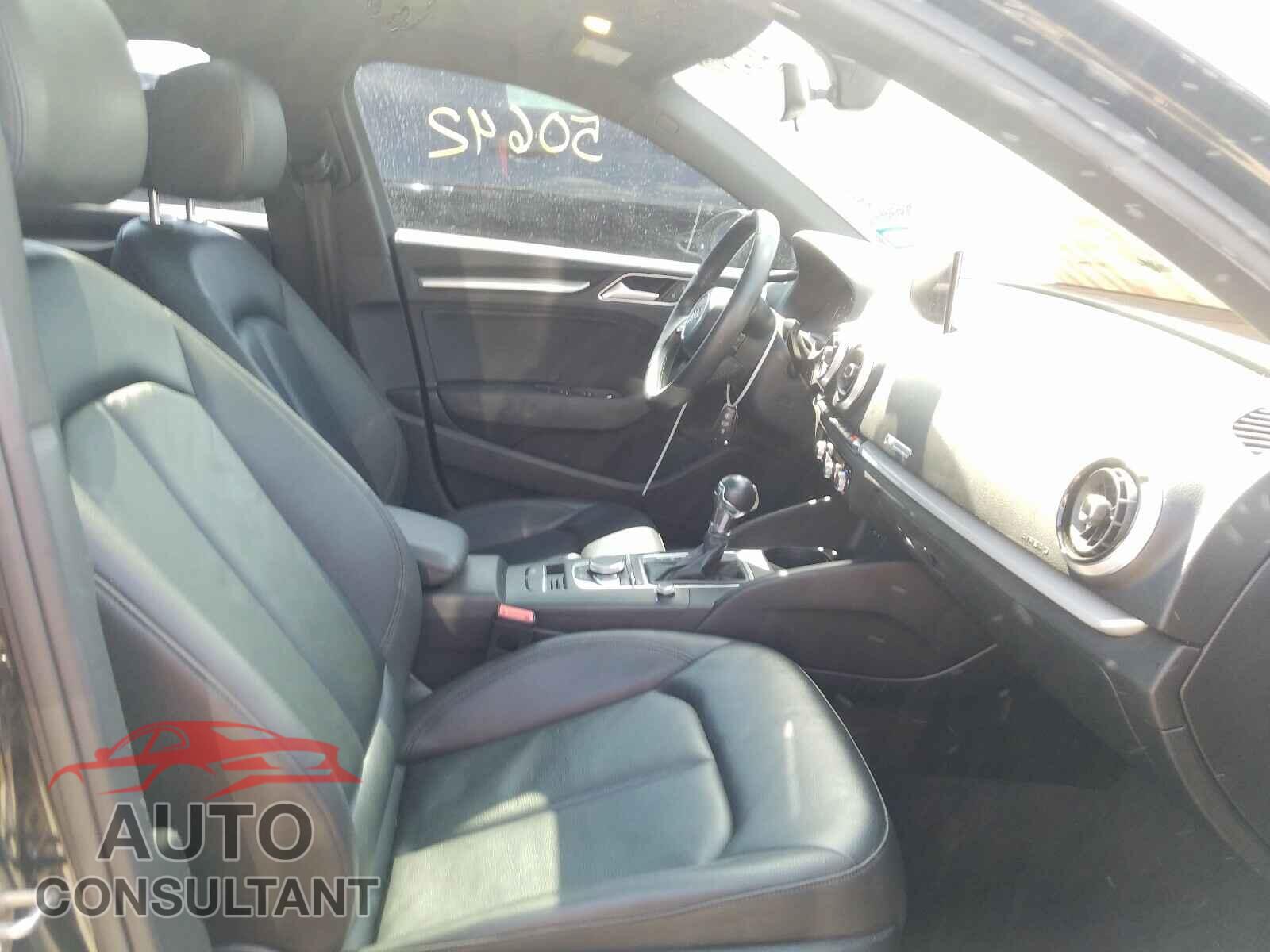 AUDI A3 2017 - WAUAUGFFXH1042031