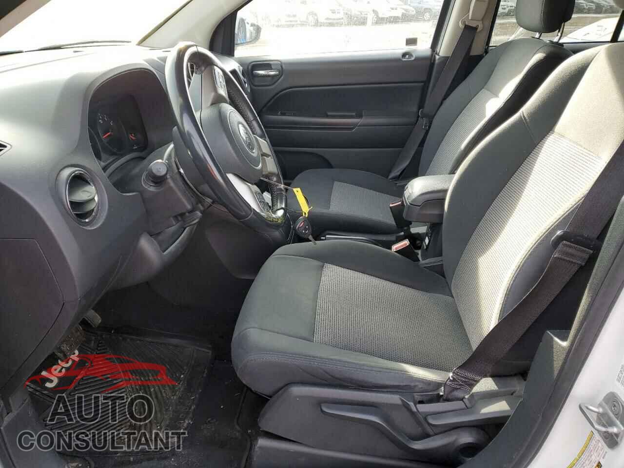 JEEP COMPASS 2011 - 1J4NF4FB2BD258725