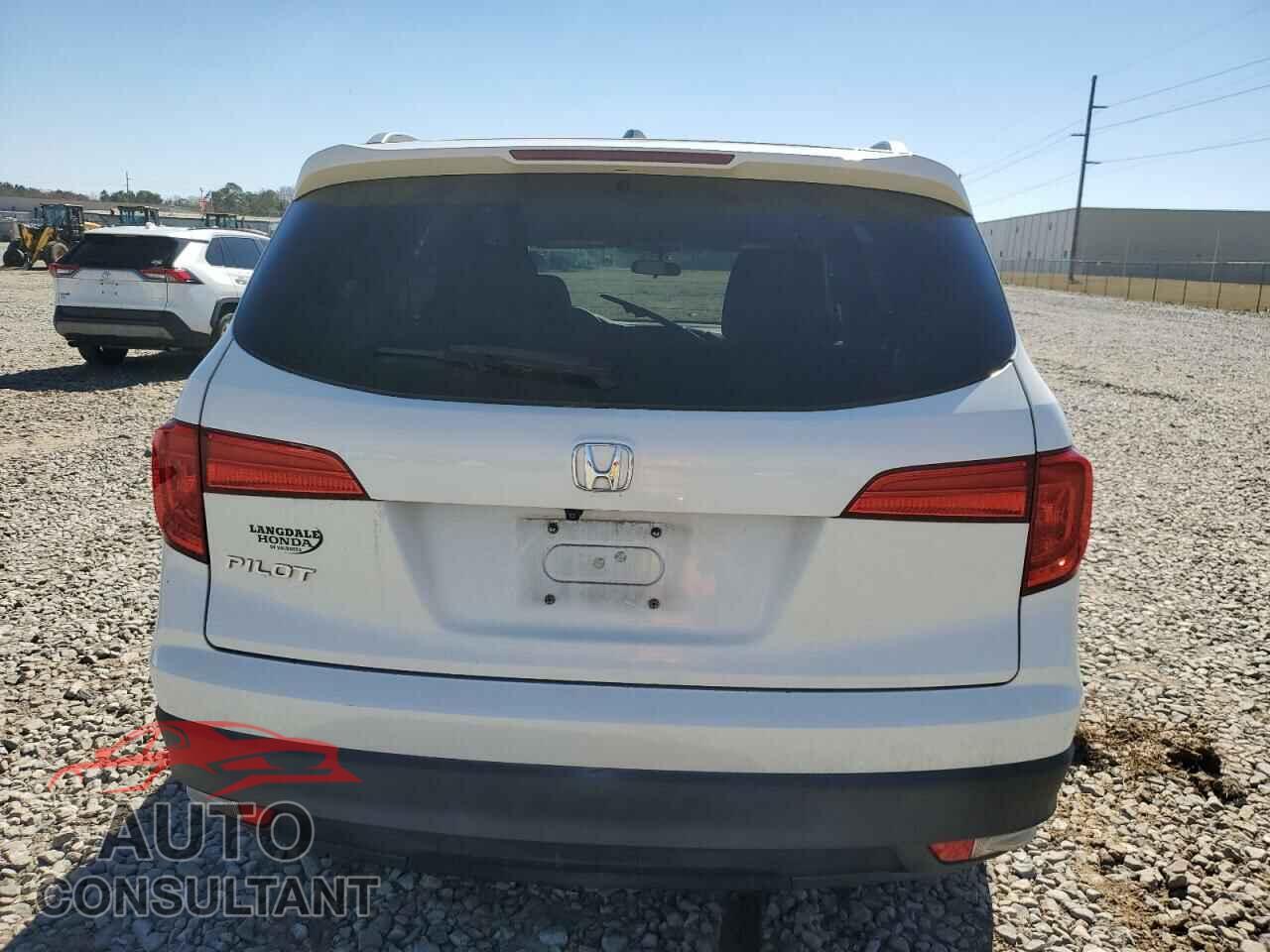 HONDA PILOT 2017 - 5FNYF5H38HB027912