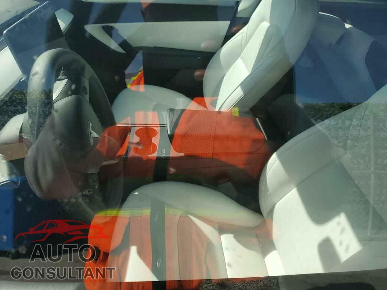 TESLA MODEL Y 2021 - 5YJYGAEE3MF179571