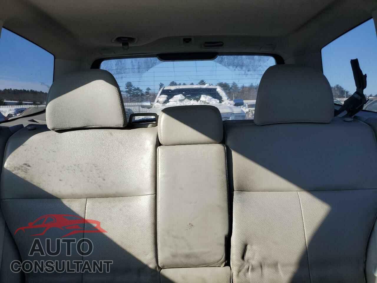 SUBARU FORESTER 2011 - JF2SHGGC8BH746020