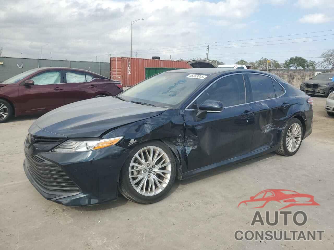 TOYOTA CAMRY 2018 - 4T1B11HK0JU538771