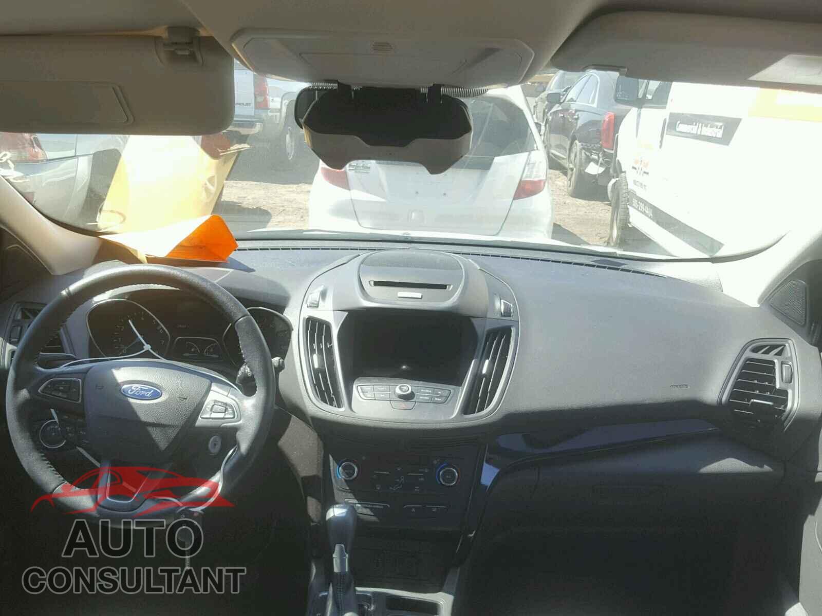 FORD ESCAPE SE 2017 - 1FMCU0GD3HUB52929