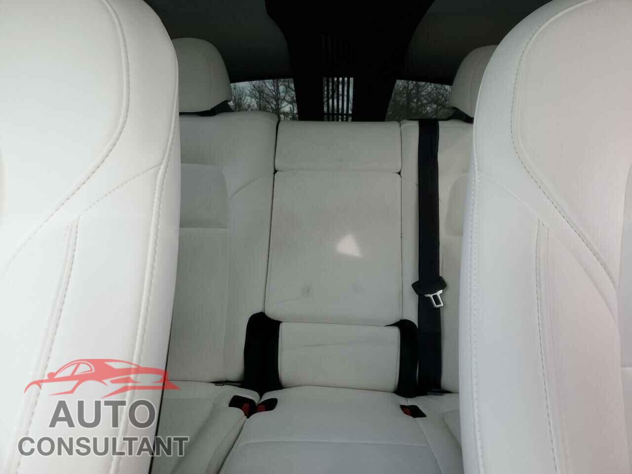 TESLA MODEL Y 2022 - 7SAYGAEEXNF313657