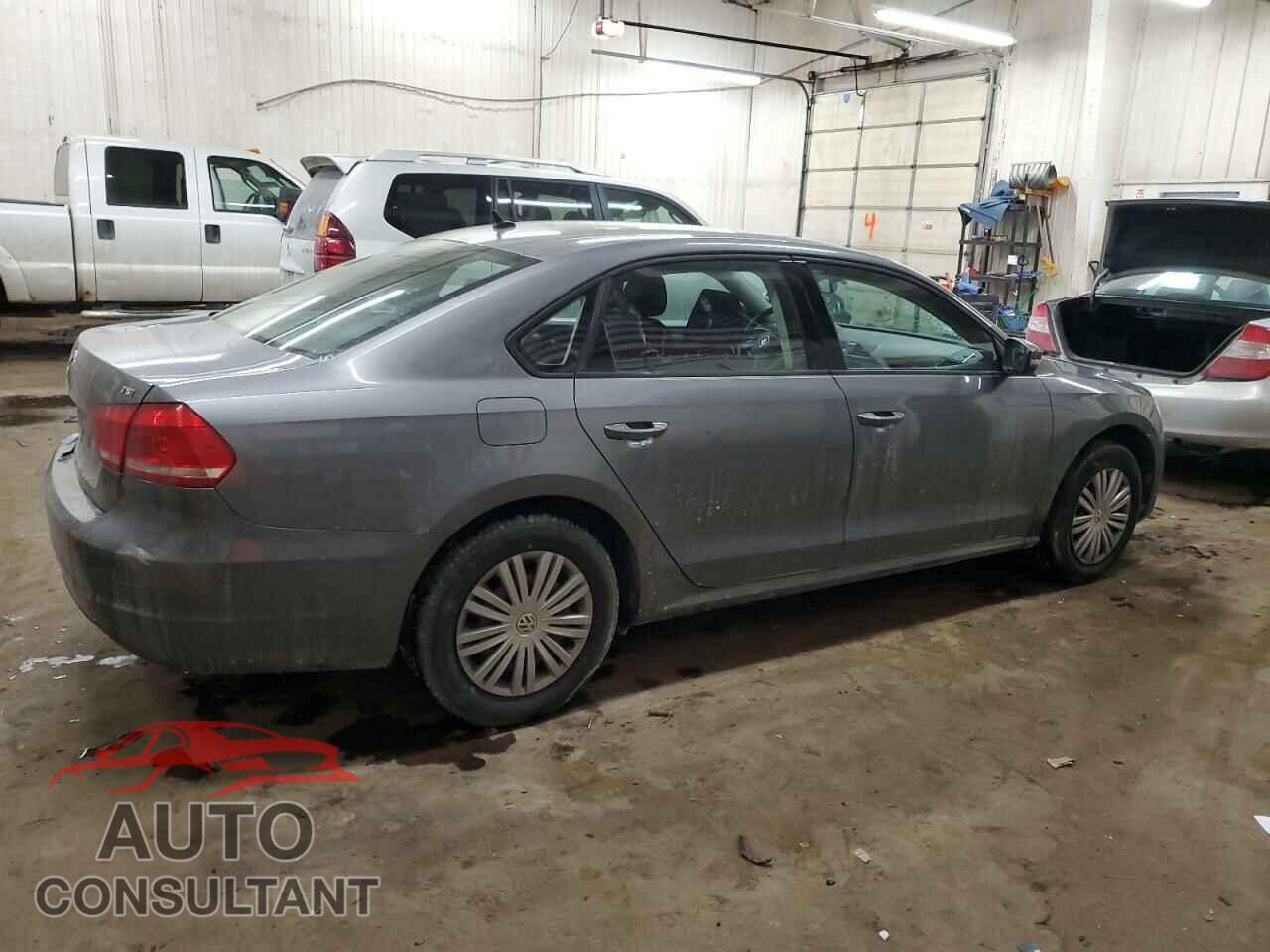 VOLKSWAGEN PASSAT 2015 - 1VWAT7A32FC048276