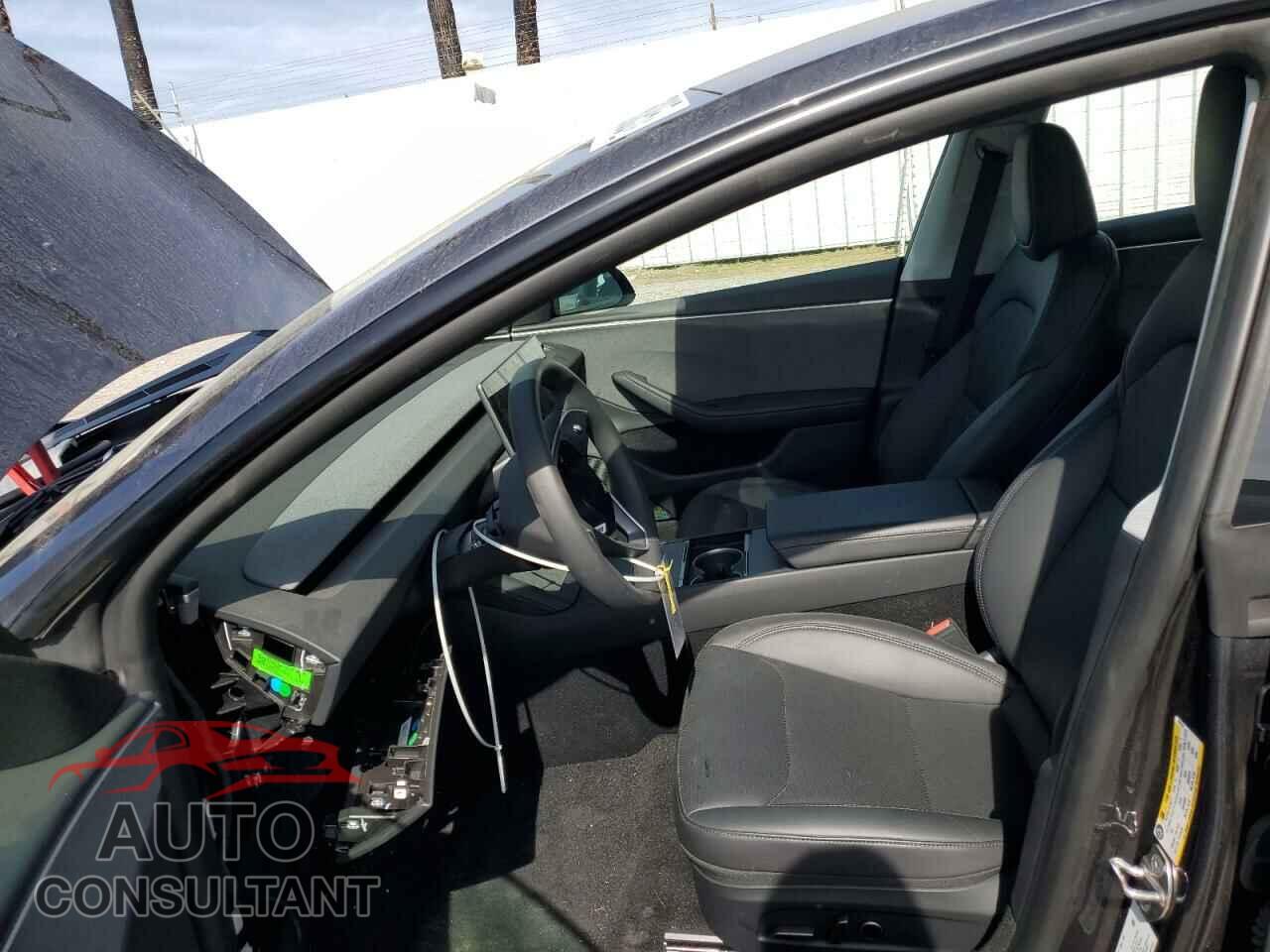 TESLA MODEL 3 2024 - 5YJ3E1EA5RF857757